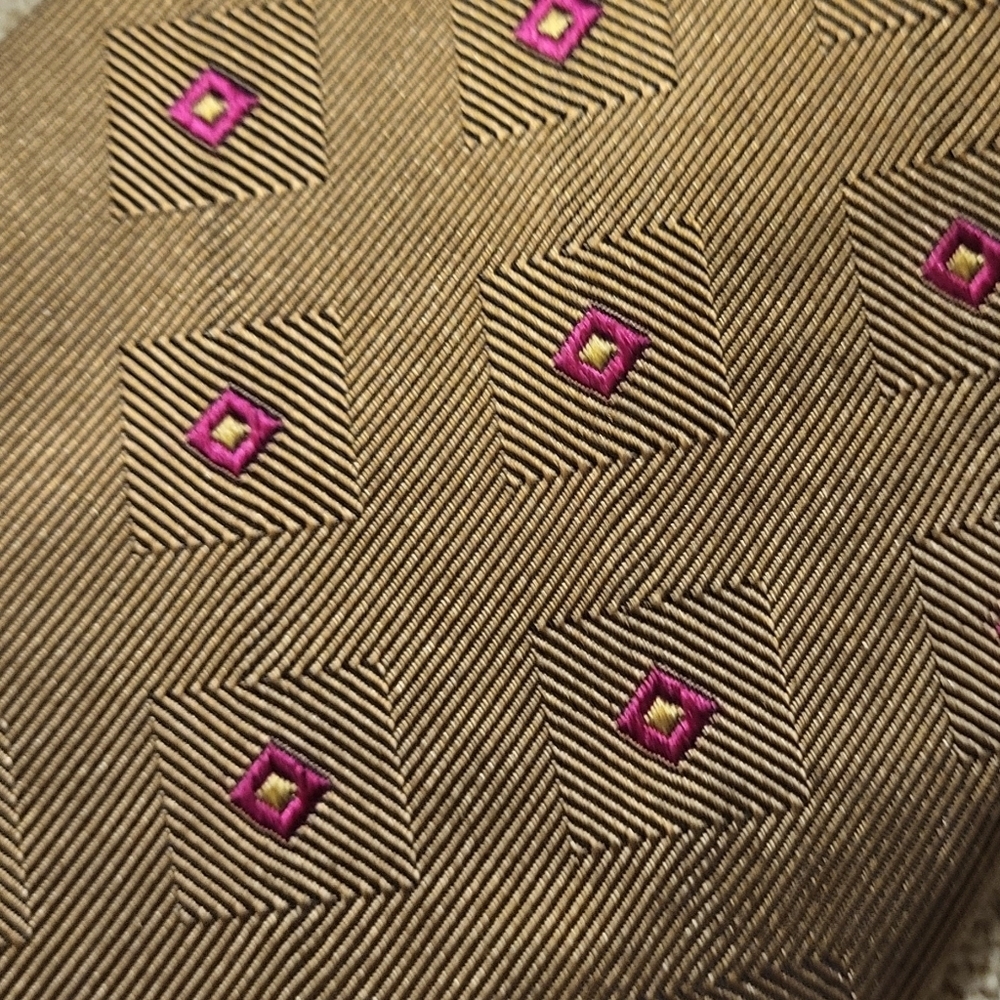 Vintage Tom James Ventura Gold & Pink Silk Tie Made in the USA. TALL - Picture 2 of 6